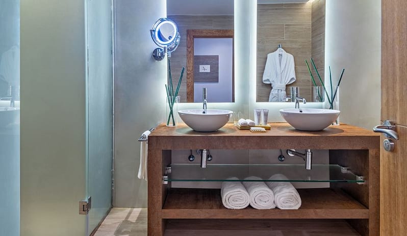 SANCTUARY CAP CANA - PREMIUM LUXURY JUNIOR SUITE OCEAN VIEW WASHROOM